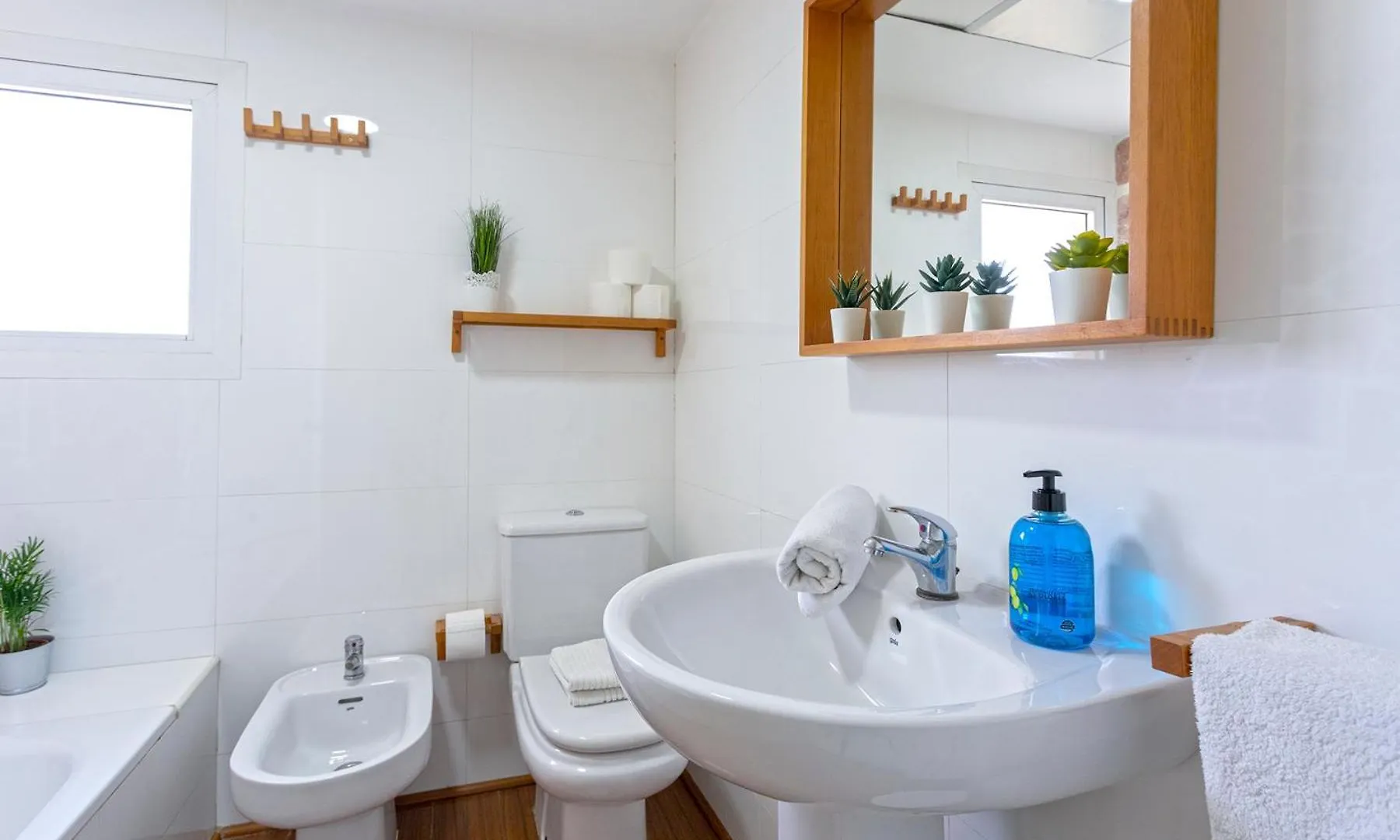 Playamar Flat In The Beach With Pool, Tennis And Paddle Court, Gardens Torremolinos 0*,  Spanien